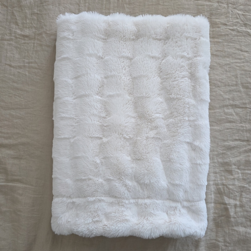 Luxurious White Faux Fur Trow Blanket